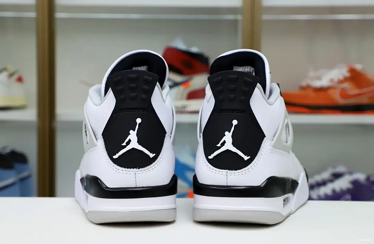 JORDAN MILITARY AIR 4 BLACK 0701